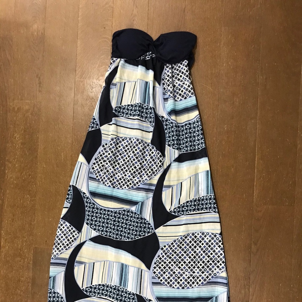 Maxi dress with back tie.